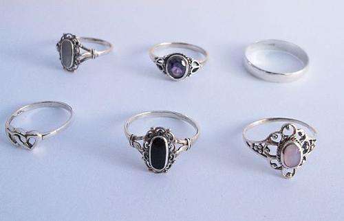 LIMITED OFFER !!! 6 LOVELY SOLID STERLING SILVER RINGS !!! BID PER RING TO TAKE ALL !!!