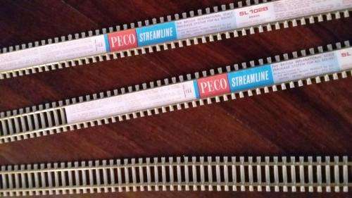 Peco HO Code 100 Concrete Sleeper Flexible Brass Track