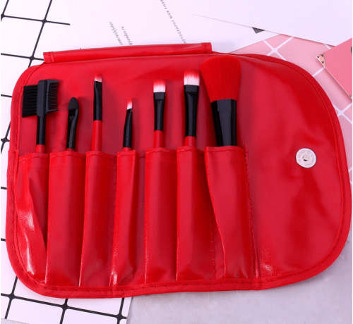 O.TWO.O 7 piece make up brush set Red