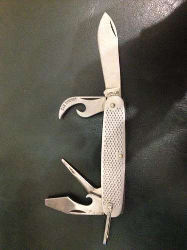 Camillus 1990 Canadian Army Edition C5 pocket Knife as Issue No U.S. Marks