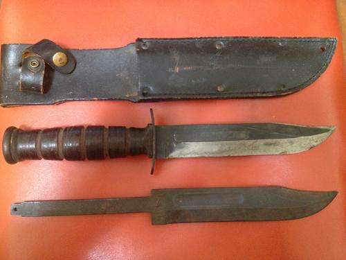 US WWII US Marine CAMILLUS fighting knife plus US Marine Ka-Bar Mark2 blade