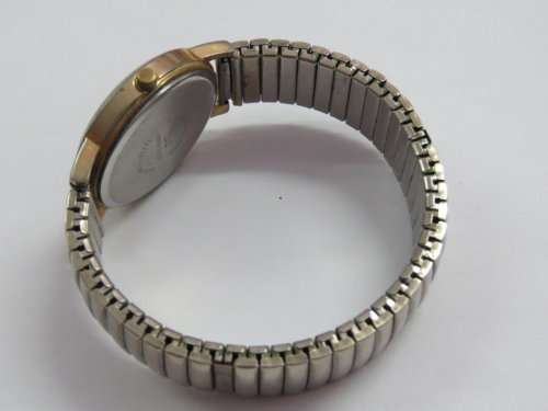 QandQ Quartz fashion watch - Working