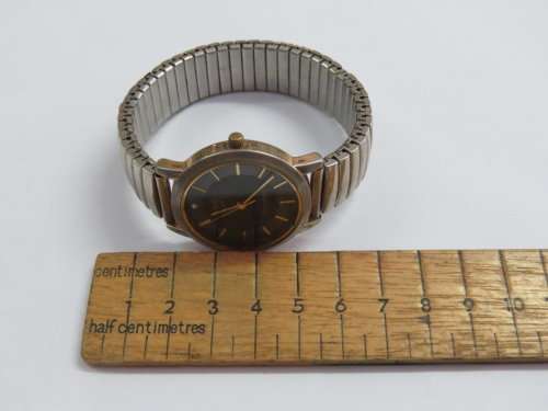QandQ Quartz fashion watch - Working