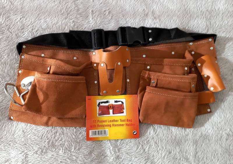 LEATHER TOOL BAG with 11 POKCETS
