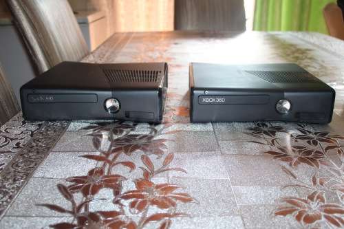 2 XBOX 360 Consoles 250 GB SLIM CONSOLES WITH 10+ GAMES, 5 CONTROLLERS AND OTHER ACCESSORIES