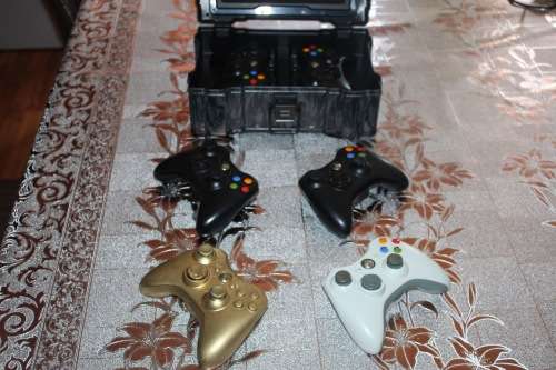 2 XBOX 360 Consoles 250 GB SLIM CONSOLES WITH 10+ GAMES, 5 CONTROLLERS AND OTHER ACCESSORIES