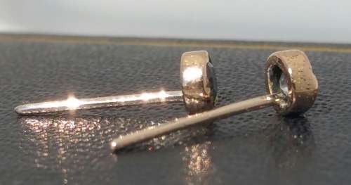 ***AKM - 9CT SOLID YELLOW GOLD STUD SAPPHIRE EARRINGS-NO BUTTERFLIES***