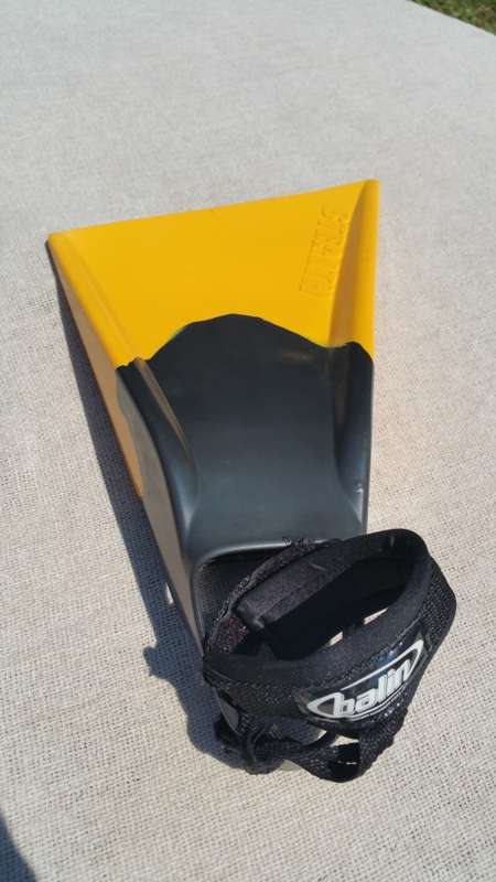 ***AKM - STEALTH S2 PRO-BODYBOARDING FINS MEDIUM SIZE PLUS BONUS BALIN FIN SAVERS***