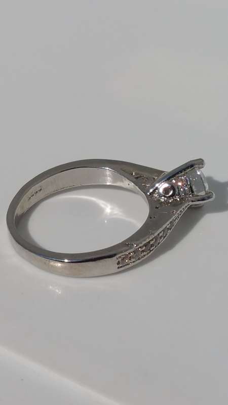 ***AKM -1 x RING SIZE 16.48MM / L SOLITAIRE 100% COSTUME FASHION JEWELLERY***
