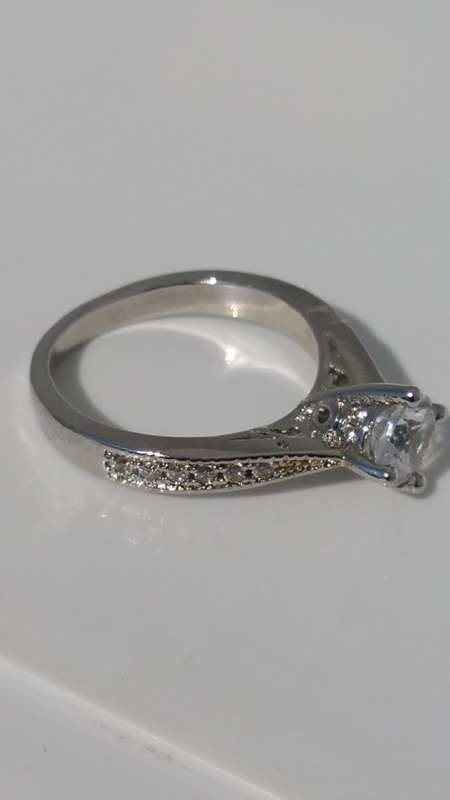 ***AKM -1 x RING SIZE 16.48MM / L SOLITAIRE 100% COSTUME FASHION JEWELLERY***