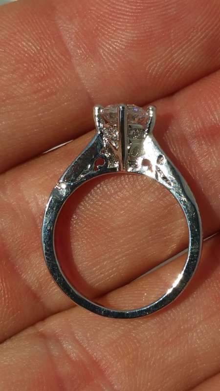 ***AKM -1 x RING SIZE 16.48MM / L SOLITAIRE 100% COSTUME FASHION JEWELLERY***