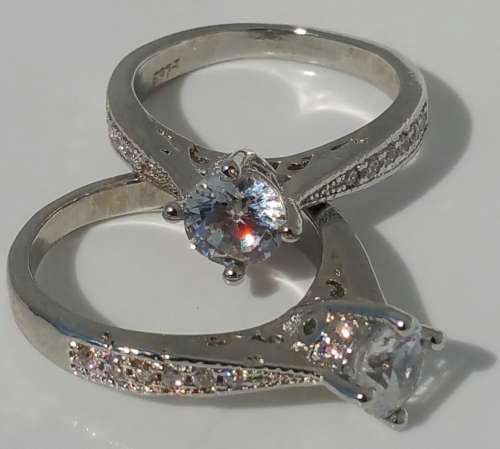 ***AKM -1 x RING SIZE 16.48MM / L SOLITAIRE 100% COSTUME FASHION JEWELLERY***
