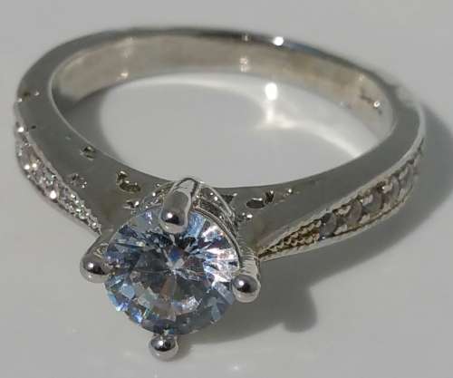 ***AKM -1 x RING SIZE 16.48MM / L SOLITAIRE 100% COSTUME FASHION JEWELLERY***