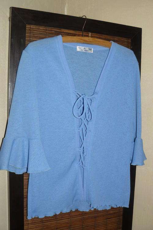 Blue bell sleeved lace up top with vest - size 34