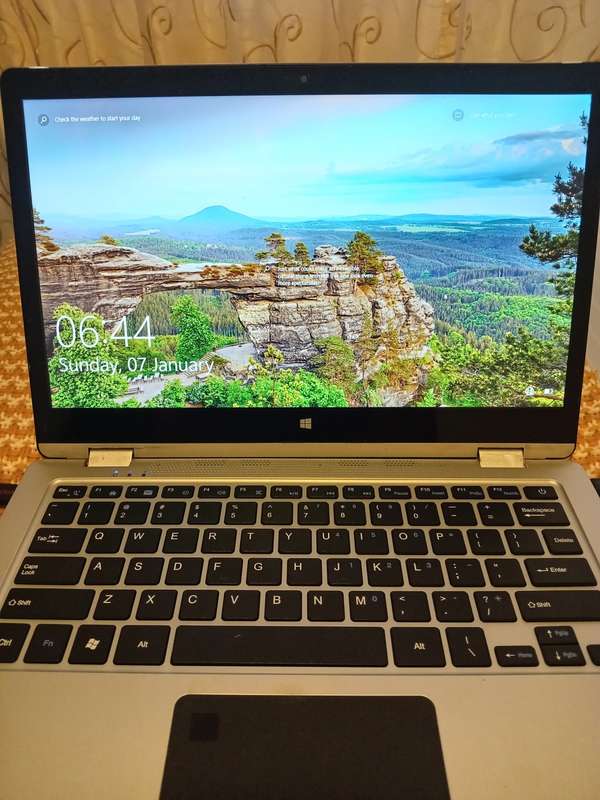 Mecer Laptop (Touch Screen)