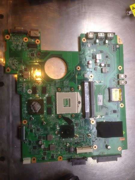 Fujitsu AH530/GFX Laptop Motherboard DAFH2AMB6F0 REV:F