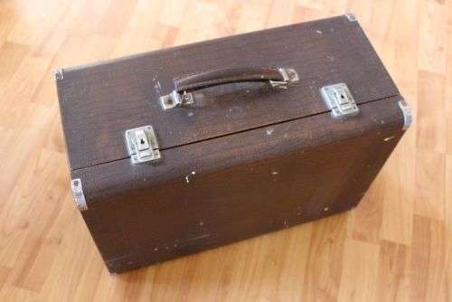Model 99k Electric Singer Sewing Machine complete in carrying case
