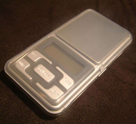 Pocket jewelers scale.  Essential tool for determining gold and silver value. by www.fine999.com