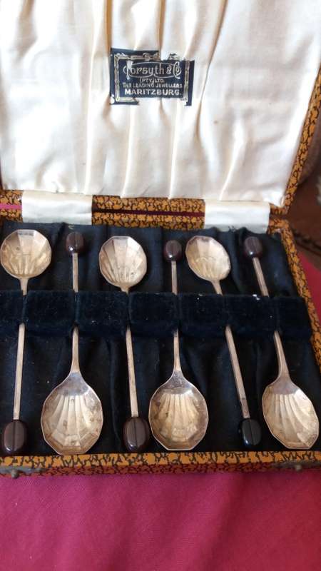 Vintage Boxed Set Of Six HM Silver Coffee Beans Spoons - Sheffield 1938 - (52.4g)