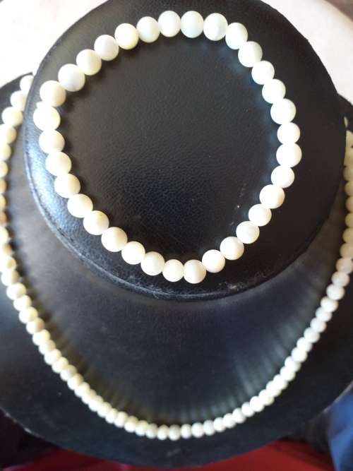 Vintage Genuine MOP Bead Neclace And Bracelet