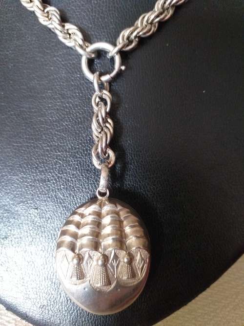 Antique Victorian Silver Book chain Collar Necklace And Locket