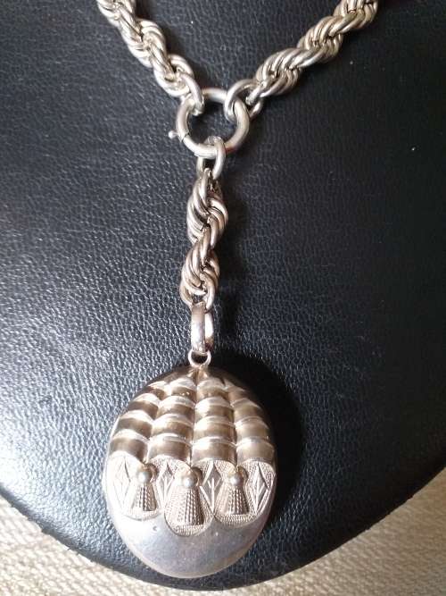 Antique Victorian Silver Book chain Collar Necklace And Locket