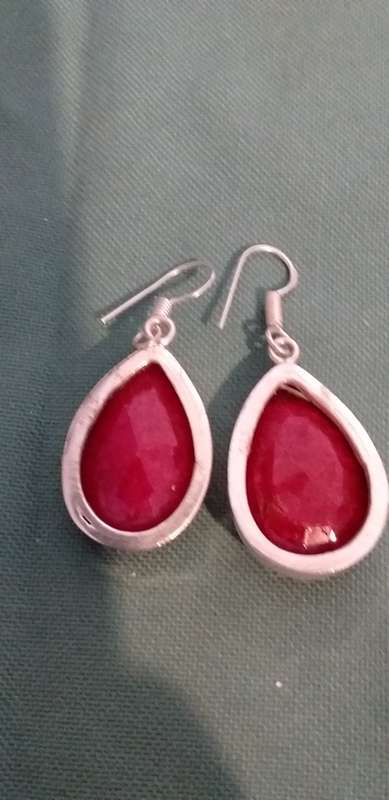 A Pair Of Genuine Ruby Quartz Gemstone Earrings