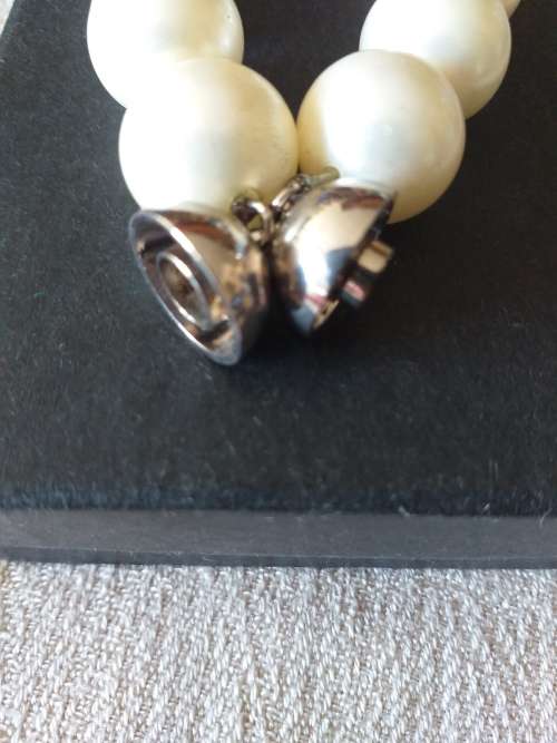 Large High Quality Simulated Pearl Bracelet With Magnetic Clasp