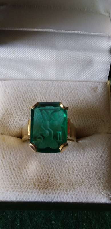 9ct Gold Green Stone Astrology Antaglio Ring