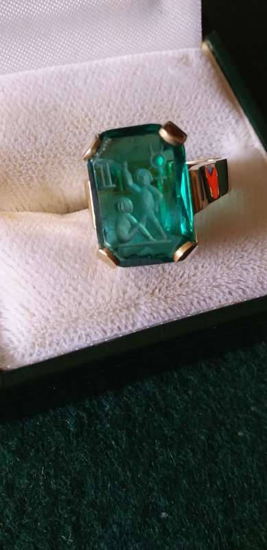 9ct Gold Green Stone Astrology Antaglio Ring