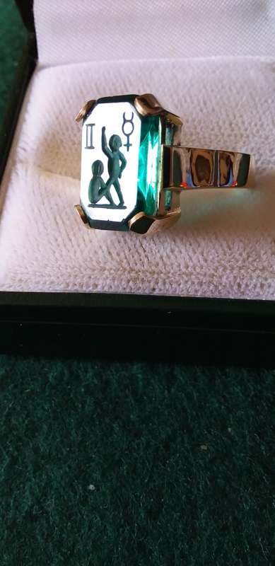 9ct Gold Green Stone Astrology Antaglio Ring