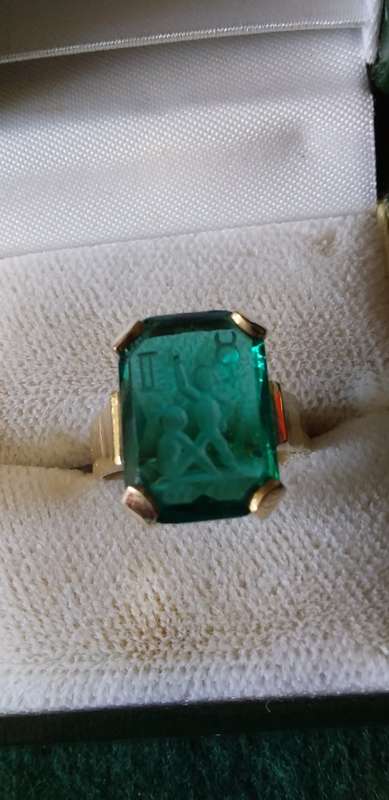 9ct Gold Green Stone Astrology Antaglio Ring
