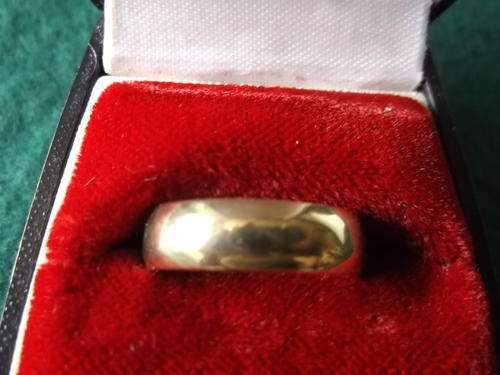 9ct Yellow Gold Wedding Band
