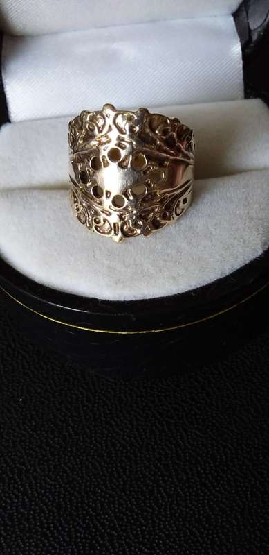 Vintage Chunky 9ct Gold Ring - (Not Scrap) 7.5g