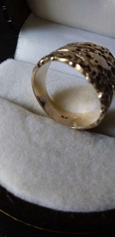 Vintage Chunky 9ct Gold Ring - (Not Scrap) 7.5g