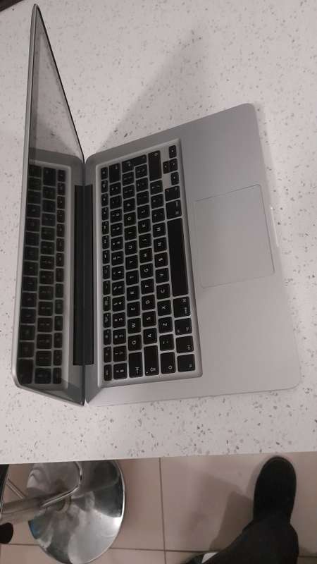 APPLE MACBOOK PRO 13 I5 4GB 500gb MD101 **GRAB A BARGAIN** Reduced to Clear!