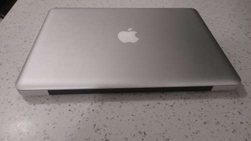 APPLE MACBOOK PRO 13 I5 4GB 500gb MD101 **GRAB A BARGAIN** Reduced to Clear!