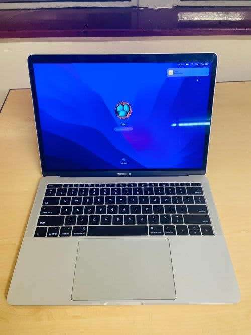 **GRAB A BARGAIN** AS NEW APPLE MACBOOK PRO RETINA 2017 *Low Cycle Count*