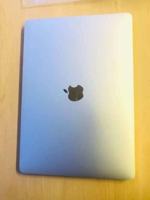 **GRAB A BARGAIN** AS NEW APPLE MACBOOK PRO RETINA 2017 *Low Cycle Count*