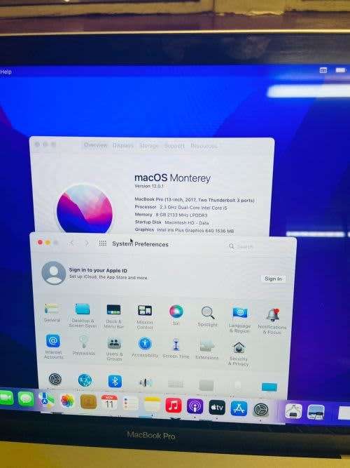 **GRAB A BARGAIN** AS NEW APPLE MACBOOK PRO RETINA 2017 *Low Cycle Count*