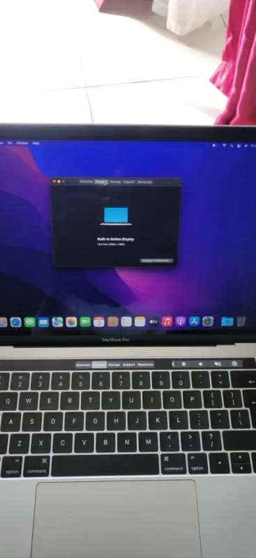 Apple Macbook Retina Touchbar 256ssd 8 gb Ram  Demo Like Condition **Grab it NOW** Low Battery cycle