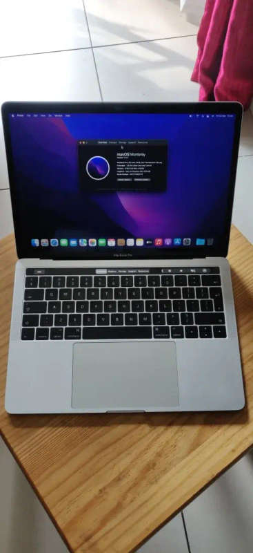 Apple Macbook Retina Touchbar 256ssd 8 gb Ram  Demo Like Condition **Grab it NOW** Low Battery cycle