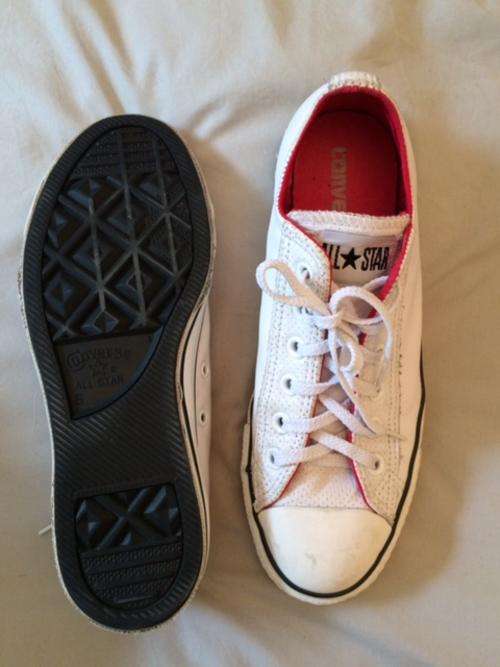 Converse white Leather size 6
