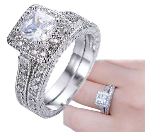 Certified 10 ct white gold ring.