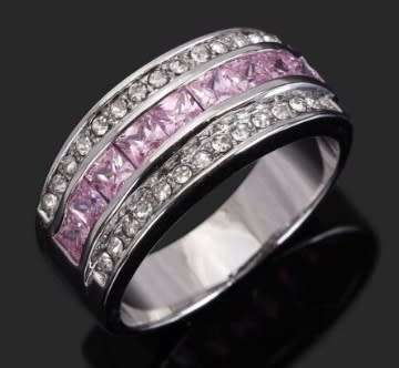 FABULOUS BRAND NEW 10 KT WHITE GOLD RING WITH PINK & WHITE TOPAZ.