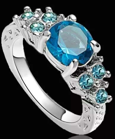 FLAWLESSLY BEAUTIFUL NATURAL AQUAMARINE RING. 18 KT WHITE GOLD RING.