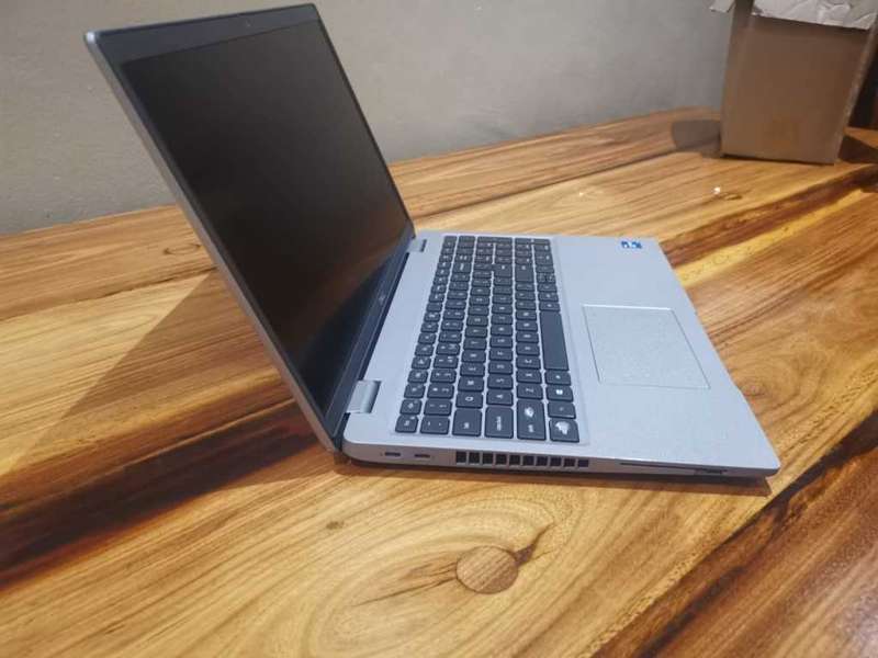 Dell Latitude 5520 Intel i7, 11th Gen Laptop with 32GB + Win 11 (Refurb)