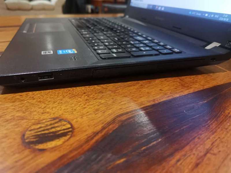 Lenovo E50-80 laptop i5-5200u 8 GB DDR3 1600 250 GB SSD