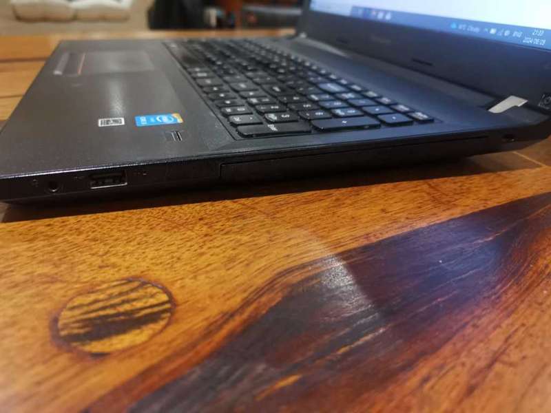 Lenovo E50-80 laptop i5-5200u 8 GB DDR3 1600 250 GB SSD