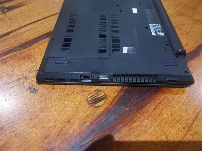 Lenovo E50-80 laptop i5-5200u 8 GB DDR3 1600 250 GB SSD